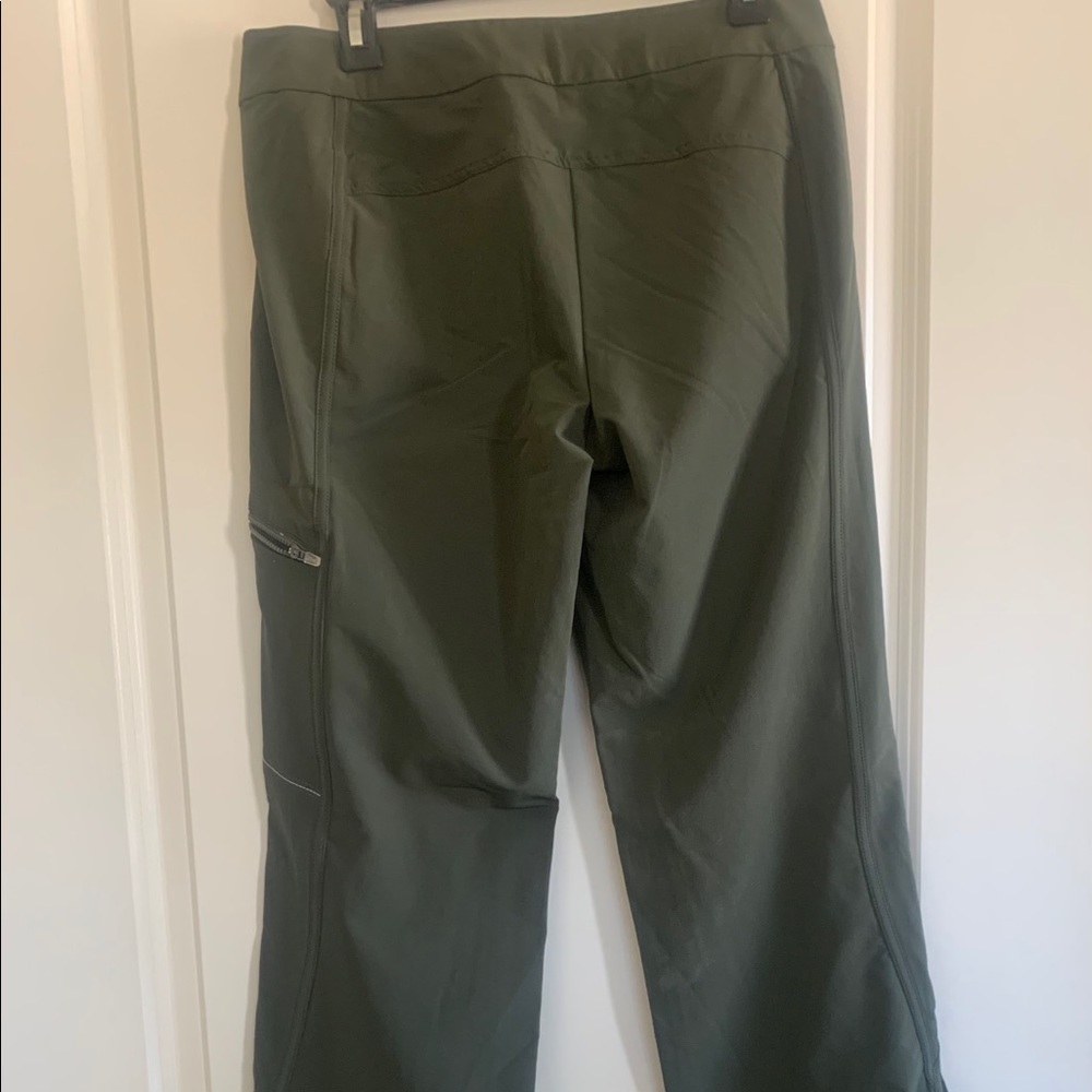 Title Nine green athletic pants. Size 8